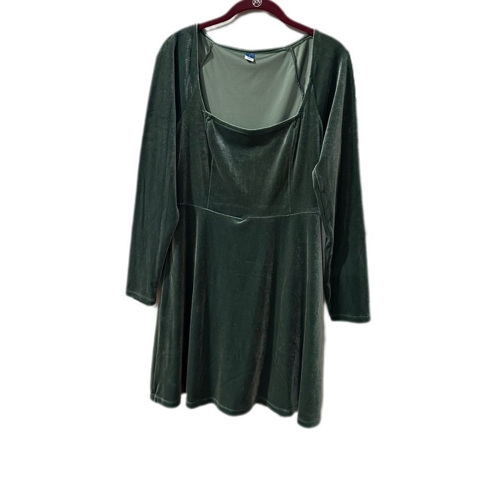 Old Navy Velvet Square-Neck Long Sleeve Mini Dress in Forest Green